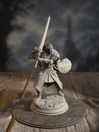360-degree turntable of Harias of the Borderlands, Elven Fighter, showcasing full sculpt detail from every angle.